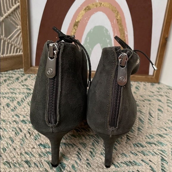 Adrienne Vittadini Gray Lace Up Bootie Heels - Picture 4 of 11